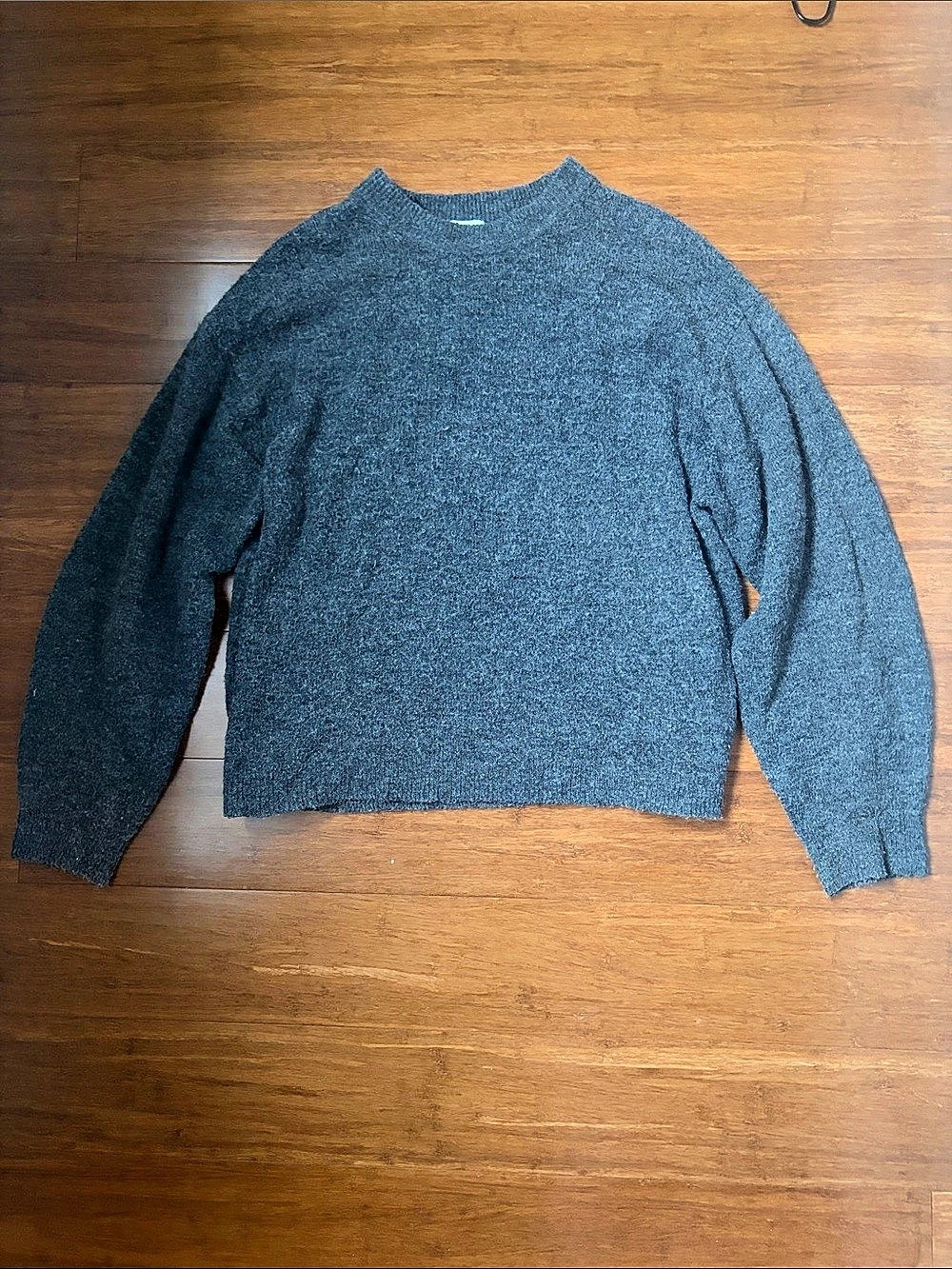 H&M Gray Crewneck Sweater Size Medium